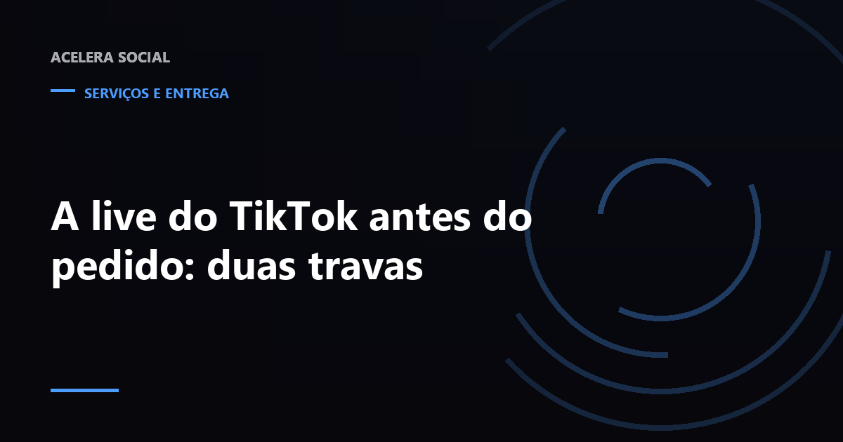 Celular transmitindo ao vivo no TikTok com o ícone de LIVE aceso e o contador de espectadores na tela